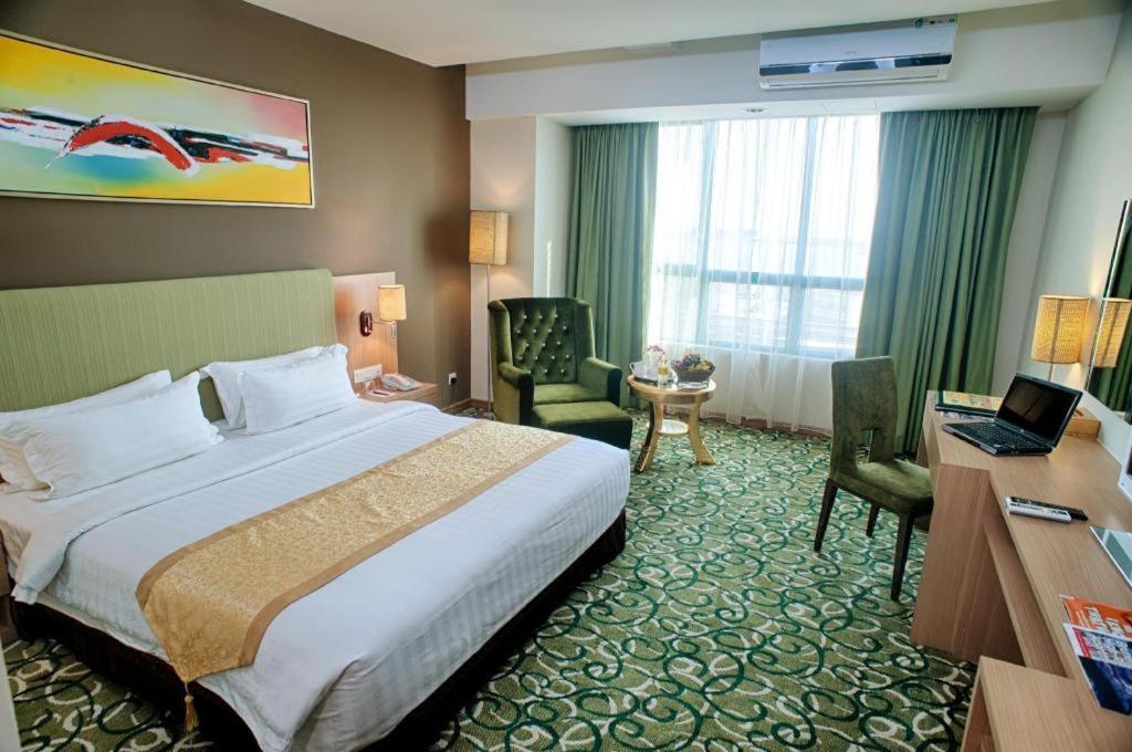 Hotel Aifa Labuan Kültér fotó